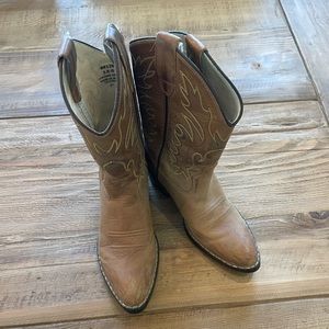 Girls leather cowboy boots size 3